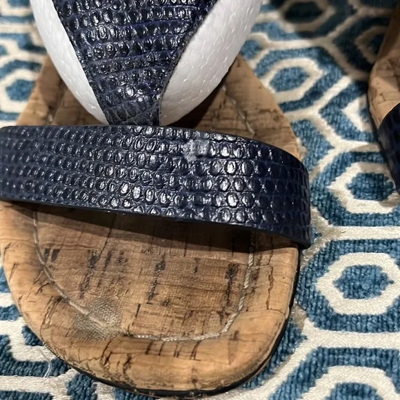 Donal Pliner Navy Cork Wedge T Strap Leather Silver Buckle textured  Sz 6 - Picture 2 of 5